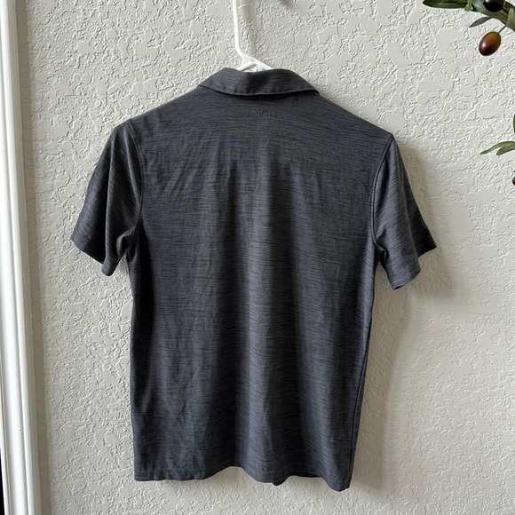 Old Navy Active Collard Tee - Picture 3 of 4